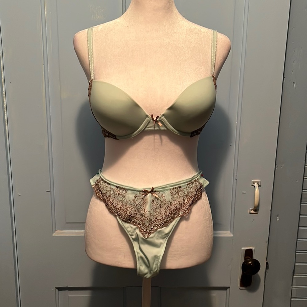 Padded push up bra set